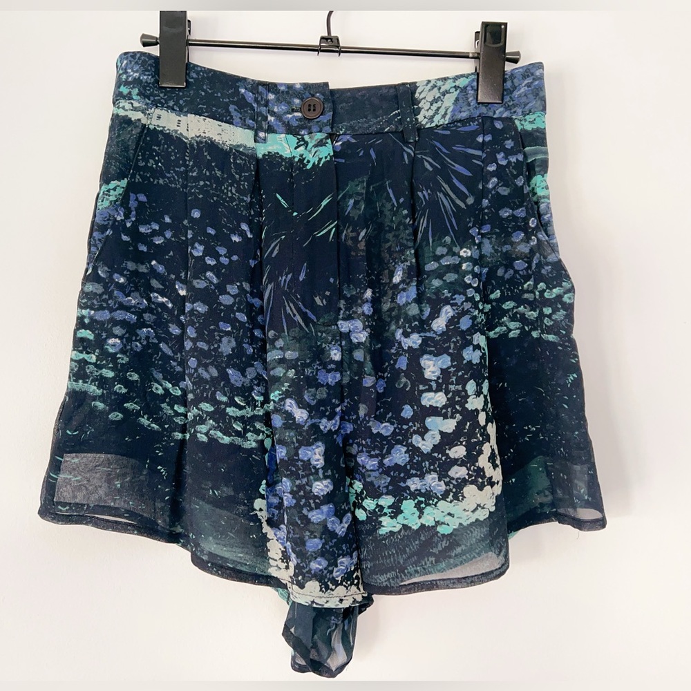 Floral Blue Women's Shorts